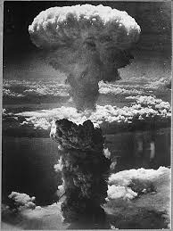 Black And White Mushroom Cloud World War 11 Pictures Atomic Cloud Rises Over Nagasaki Japan 08 09 1945 08 09 1945 World War History Nagasaki