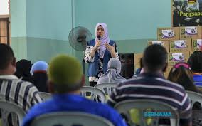 Yb menteri kpwkm • kettimbalanpengerusi : Bernama Kpwkm Akan Kenal Pasti Punca Bapa Tikam Bayi