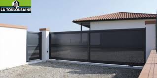 Ces menuiseries peuvent être personnalisables. Porte De Garage Portails Et Clotures Rouen