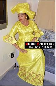 Ecklectika boutiques de robes et de tenues paris 75 paris. Model Broderie Bazin Femme 2019 Model De Robe En Bazin Avec Dentelle Robe A La Mode 2019