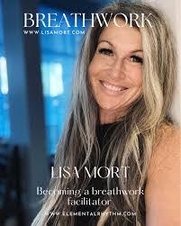 Lisa Mort's Instagram, Twitter & Facebook