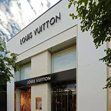 Louisvuitton Store In Easton Town Center Ohio Opens Today Easton Town Center Louis Vuitton Outdoor Decor