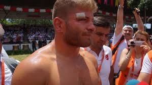 Tarihi kırkpınar yağlı güreşlerini kazanan i̇smail balaban, güçlü fiziği ve hırslı yapısıyla dikkatleri üzerine çekmeyi başardı. Baspehlivanligi Ismail Balaban Kazandi Guresiyorum Com Gures Hakkinda Her Sey