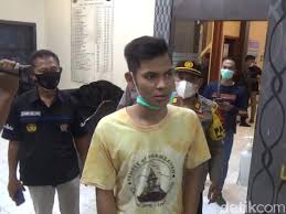 Gus miftah merupakan pimpinan pondok pesantren ora aji, sleman, daerah istimewa yogyakarta, ia berikut ini brilio.net rangkum beberapa potret gus miftah dan ning astuti, dikutip dari akun. Hc Vqg5hlp9t M