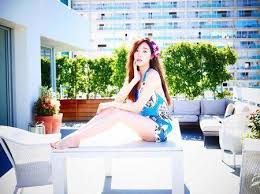 pin on celebrity style icons