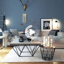Dekoartikel Wohnzimmer Blaue Wand Runder Und Eckiger Kaffeetisch Kerzen Und Vasen Deko Fur Ideen Moderne Stilvolle Und Wohnzimmer