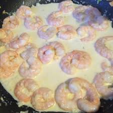 Crevettes Escal A La Creme D Ail Crevettes Creme Courgettes Sautees