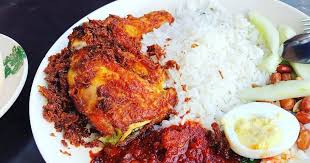 In malaysia and singapore, nasi lemak comes in many variations as they are nasi lemak yang diletakkan haruman daun pandan semulajadi dengan tambahan santan memang mengasyikkan kan.cuba tengok gambar ayam berempah ni? A Taste Of The Best Nasi Lemak Ayam Goreng Around Klang Valley Eat Drink Malay Mail