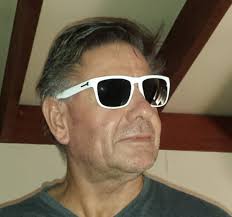 Can literally take no credit at all for these 'rillos. The tree was here  when I moved in