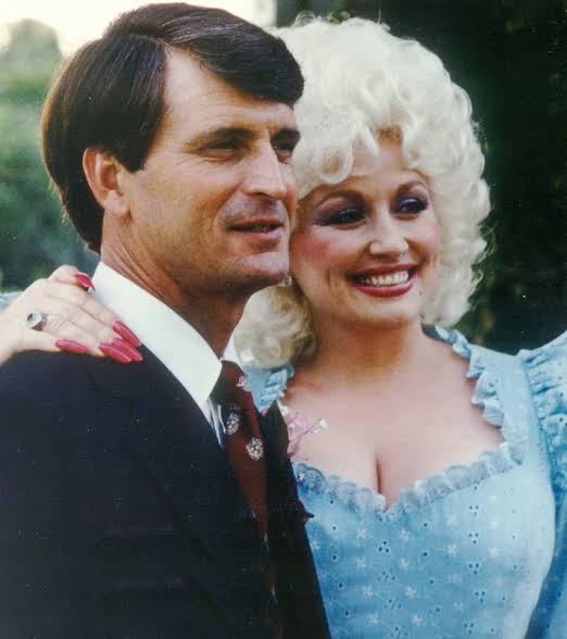 Dolly Parton on Why She and Husband Carl Dean Never Had Kids - Yahoo News Canada