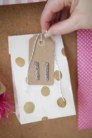Wedding countdown wedding advent calendar. ã‚µãƒ—ãƒ©ã‚¤ã‚ºãƒ—ãƒ¬ã‚¼ãƒ³ãƒˆã‚'æ¯Žæ—¥ãŠå±Šã' ã‚¢ãƒ‰ãƒ™ãƒ³ãƒˆã‚«ãƒ¬ãƒ³ãƒ€ãƒ¼ã§çµå©šå¼ã¾ã§ã‚«ã‚¦ãƒ³ãƒˆãƒ€ã‚¦ãƒ³ Wedding Tips ã‚¦ã‚§ãƒ‡ã‚£ãƒ³ã‚°ã®ãƒ—ãƒ­ãŒå±Šã'ã‚‹çµå©šå¼ã®ã‚¢ãƒ‰ãƒã‚¤ã‚¹