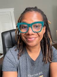 Anna Bishop's Instagram, Twitter & Facebook