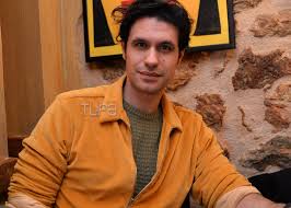 Θα γίνει πατέρας για πρώτη φορά. Basilikh Troyfakoy Orfeas Aygoystidhs To Neo Kinhmatografiko Zeygari