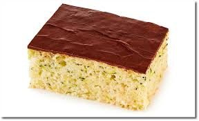 Der gesunde zucchinikuchen mit vollkornmehl enthält reichtlich zucchini aber keinen zucker. Zucchini Kuchen Vom Blech Rezept