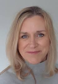 Tracey Larkin's Instagram, Twitter & Facebook