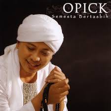 Tempo yang digunakan pada bagian diatas ialah 4/4.instrumen yang digunakan pada bagian intro ini adalah gitar kemudian berlanjut hingga ke bagian reff.pada bagian reff barulah instrumen keyboard. Satu Rindu Feat Amanda Opick Key And Bpm Songdata Io