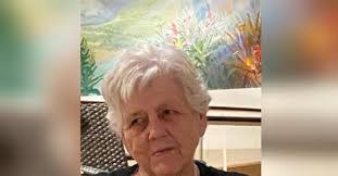 Linda Wolfe's Instagram, Twitter & Facebook