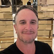 Louis Starr's Instagram, Twitter & Facebook