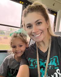 Brooke Grimes's Instagram, Twitter & Facebook