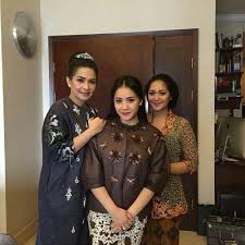 Apakah nagita istri dari raffi ahmad? Nagita Slavina Fc On Twitter Ransholidayrws Http T Co 30xjcmhdip