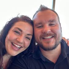 What are good pressure washing services around my pool and driveway?