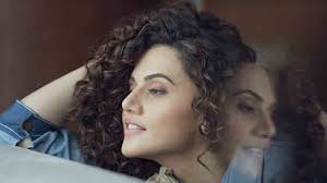 .calls taapsee pannu 'sasti copy' of kangana ranaut, anurag kashyap calls her sister desperate. Taapsee Pannu Responds To Kangana Ranaut S Sister Sasti Copy Comment Says She Can T Play Nepotism Card With Me People News Zee News