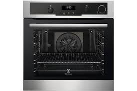 Retrouvez des fours à convection naturelle ou chaleur tournante, avec plusieurs modes de cuisson, avec une porte traditionnelle ou froide… selon vos préférences. Four Electrolux Eec6610tox Darty