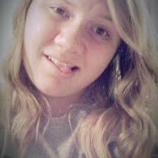 Cassandra Draper's Instagram, Twitter & Facebook