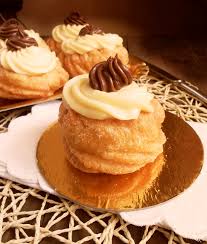 Si narra che giuseppe, per mantenere la sua famiglia, si fosse messo a vendere frittelle, ed è per questo che le. Zeppole Di San Giuseppe Fritte