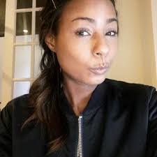 Danielle Grandison's Instagram, Twitter & Facebook