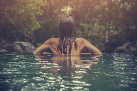 Fare i nudisti ai giovani non piace?