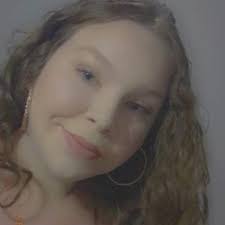 Carolina Eger's Instagram, Twitter & Facebook