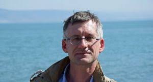 Robert Auge's Instagram, Twitter & Facebook