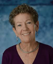 Kim Dennis's Instagram, Twitter & Facebook