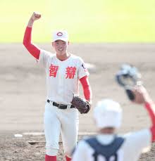 試合経過 先発は、智辯学園がエース小畠一心、大阪桐蔭は背番号16の2年生右腕 川原嗣貴。 2回表、智辯学園は先頭から4番山下主将と5番前川右京が連続安打で出塁すると、7番谷口の2塁打で1点を先制。 2回裏、大阪桐蔭は先頭の4番花田がヒットで出塁し犠打で送ると. æ™ºå¼å­¦åœ'ãŒå¸‚å'Œæ­Œå±±ä¸‹ã—æ±ºå‹é€²å‡º èƒŒç•ªå·10å°ç• ãŒ1å¤±ç‚¹å®ŒæŠ• ã‚¹ãƒãƒ‹ãƒ Sponichi Annex é‡Žçƒ