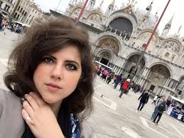 Elisa Bailey's Instagram, Twitter & Facebook