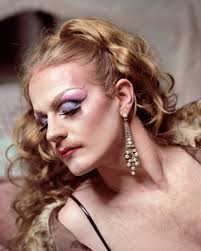 Zdjęcia polskiego fotografa pokazują, jak mieszkają drag queens