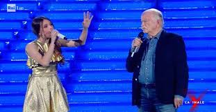 A talent scout and record producer in the music industry, mara maionchi made her television debut in 2008 as a judge in the italian version of x. Sanremo Young Ecco Cosa Si Sono Detti In Diretta Gino Paoli E Mara Maionchi News Cronaca