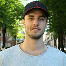 1,926 Likes, 22 Comments