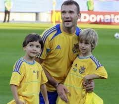 Шева воспитывает четверых сыновей | сегодня. Andrej Shevchenko Biografiya Lichnaya Zhizn Zhena Foto Doma Futbolista Zheny Futbolistov Ego Zhena Zheny Znamenitostej