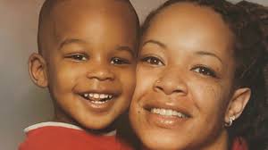 Ronja Smith's Instagram, Twitter & Facebook