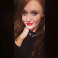 Lesley Grace's Instagram, Twitter & Facebook