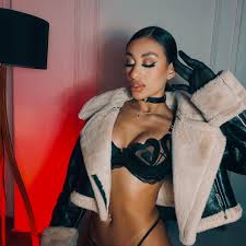 Karrins Live Sex Show on Topsitecam