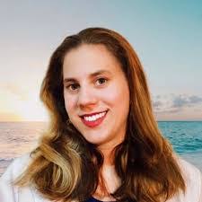 Elizabeth Gause's Instagram, Twitter & Facebook