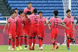 역대 최고 성적을 노리는 김학범호가 골 폭죽을 쏘아올리며 8강 진출을 자축했다. Gmc1hgxfcaeram