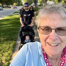 This adorable toddler paid a surprise visit to her 107-year-old  great-great-grandmother. #humankind