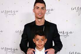 Portuguese footballer cristiano ronaldo plays forward for real madrid. Cristiano Ronaldo Sein Sohn 9 Hat Eigenen Instagram Account Gala De