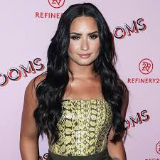 Demi lovato says she felt 'liberated' when she cut her hair short because of how it helped her shed 'gender and sexuality norms' she was raised with as a 'christian in the south.' the dancing with. Demi Lovato Just Shaved All Her Hair Off See Her Shocking New Look Shefinds