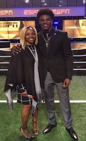Lamar jackson's nfl heroics shouldn't be too surprising because he did similar things at louisville. Lamar Jackson S Girlfriend Jamie Taylor Biography Age Height Married