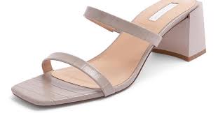 Die auswahl ist enorm, die überrasche deine liebsten mit einem schönen herren oder kinder schuh und freue dich auf den nächsten stilvollen ausflug mit der ganzen familie. Heels Pumps Fur Damen Hautfarbene Heels Und Schuhe Mit Keilabsatz Primark Deutschland